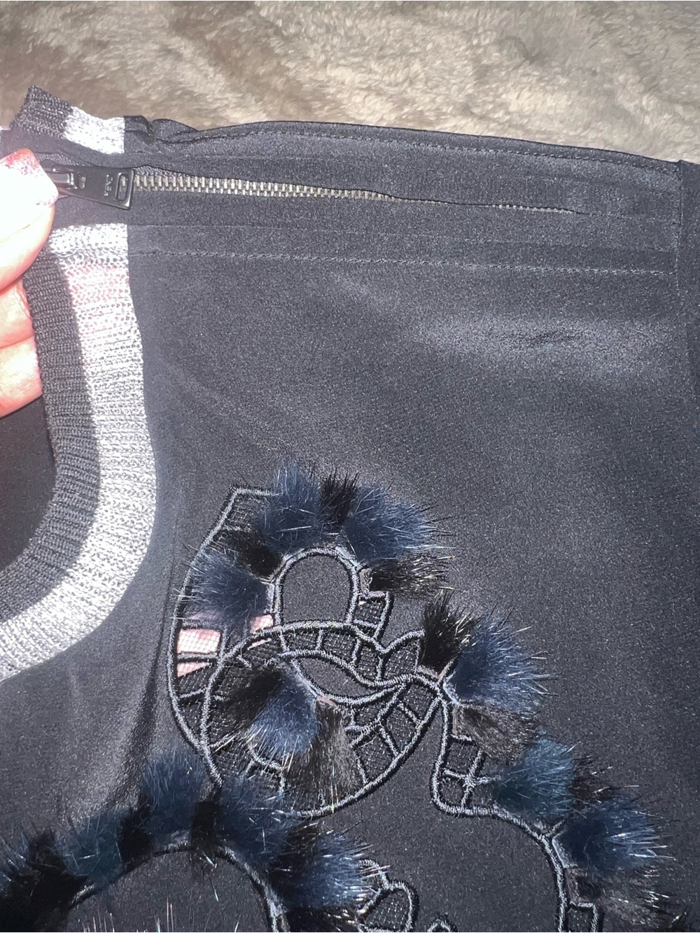 Fendi Black Crewneck lighweight with Embellished teal fur Appliqué - Picture 4 of 7